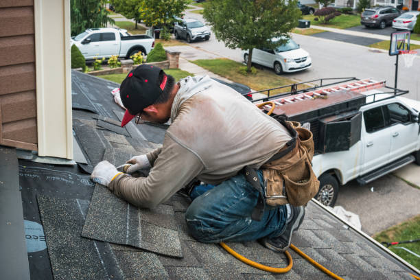 Professional Emergency Roof Repair technician working in Glidden, TX